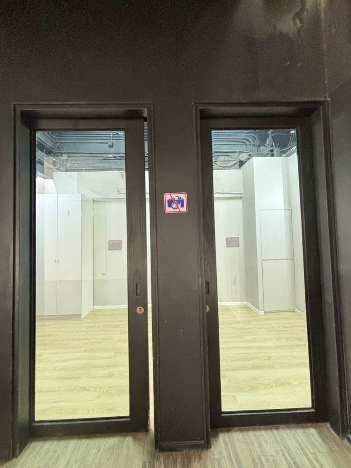 รูป ให้เช่าโชว์รูมติดริมถนนทองหล่อ พื้นที่ธุรกิจ – ถนนสุขุมวิท 55 (ทองหล่อ) - รูปที่ 24/27