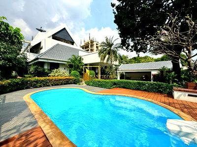 เช่าบ้านเดี่ยว MRT สีลม : Impressive 8 Bedroom Luxury House For Rent in Sathorn Area - BR27834SH