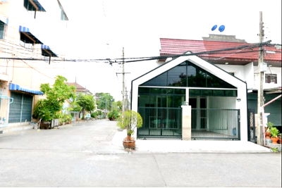 เช่าทาวน์โฮม สวนสยาม : ให้เช่าบ้าน ธรากร ซอยรามคำแหง166 แยก11 