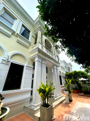 Houses for rent Big C Super Center Ekkamai : Classic House for Rent  1366408