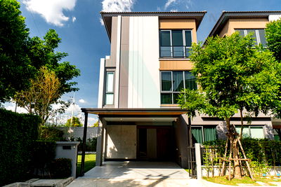 บ้านเดี่ยว วิทยาลัยบริหารธุรกิจและการท่องเที่ยวกรุงเทพ : 📌 ขายบ้านแฝด โครงการ บ้านกลางเมือง ดิ อิดิชั่น ศรีนครินทร์-สวนหลวง 3 ชั้น 2 ห้องนอน 4 ห้องน้ำ