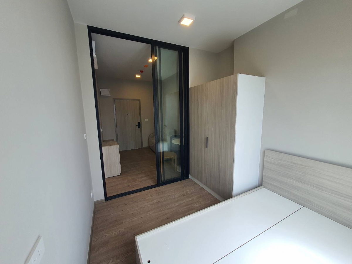 picture ✨ Brand new room for rent! Plum Condo New West (next to Central Westgate) - 1/6
