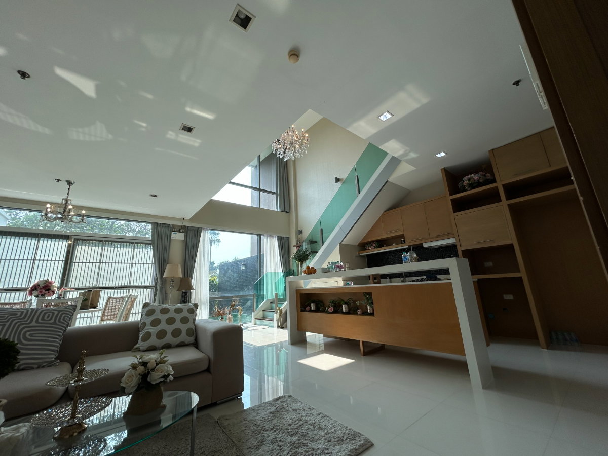 รูป ห้องชุดบรรยากาศบ้านเดี่ยว 2 ชั้น ราคาถูกที่สุดและหรูที่สุดในโครงการ ขายคอนโดหรูติดทะเล Duplex 2 ชั้น 187.3 ตร.ม คาซาลูน่า พาราดิโซ | #TPI-2727 - รูปที่ 4/15