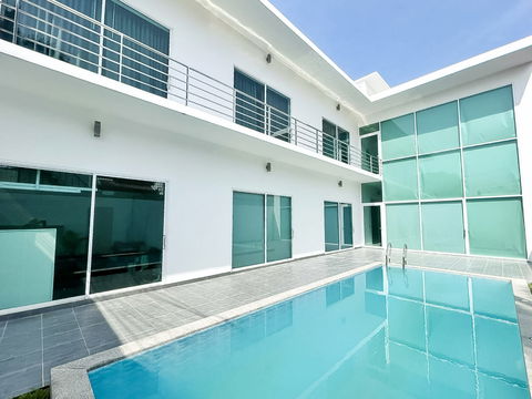 New Modern Luxury Pool Villa for Rent on Pratumnak Hill