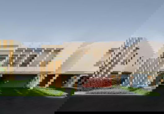 รูปภาพMaroon