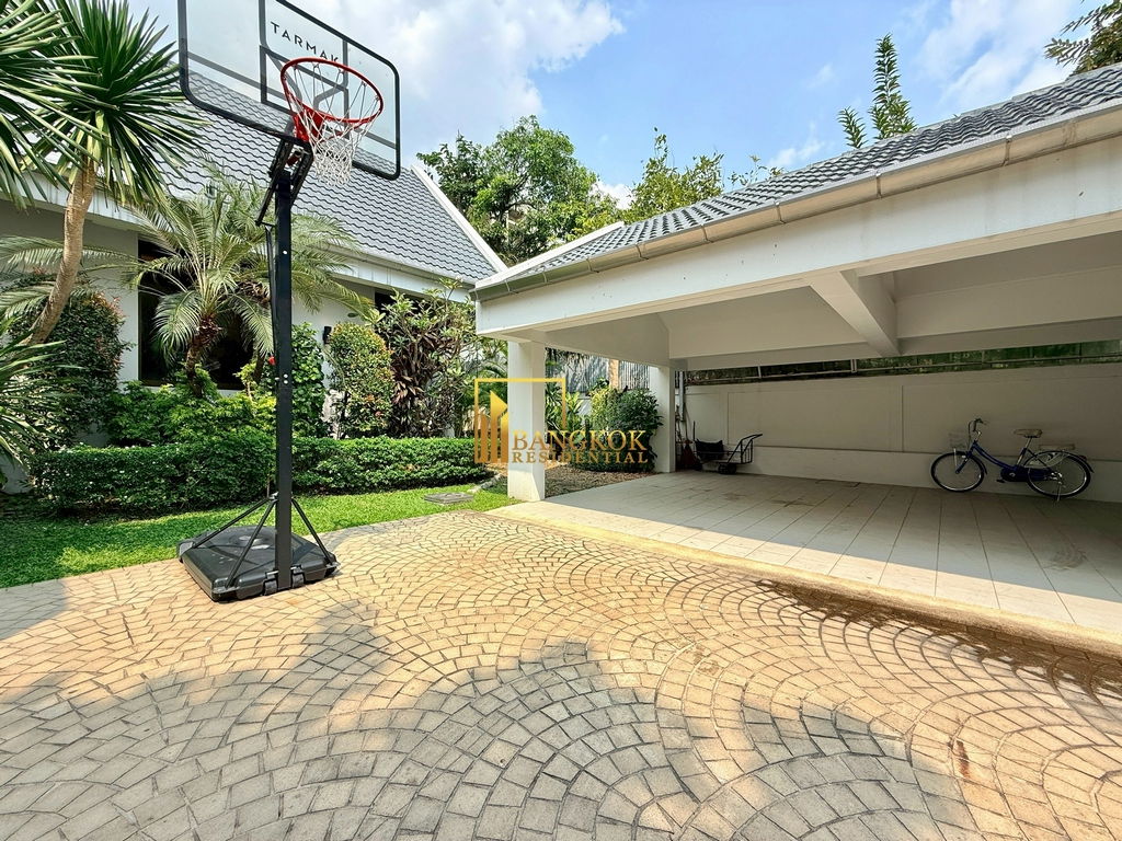 รูป Impressive 8 Bedroom Luxury House For Rent in Sathorn Area - BR27834SH - รูปที่ 4/97