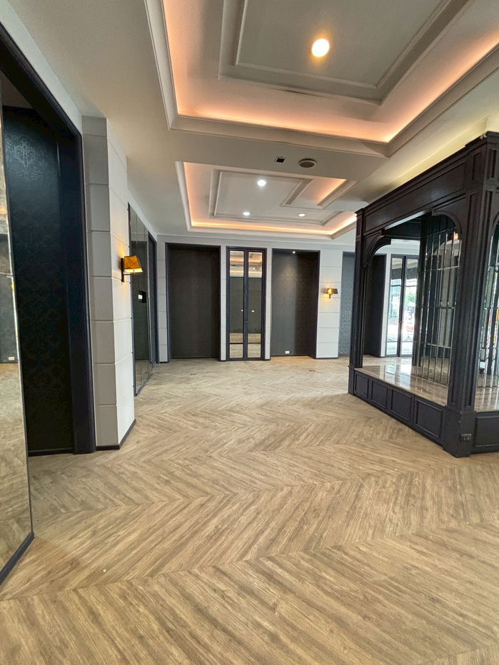 รูป ให้เช่าโชว์รูมติดริมถนนทองหล่อ พื้นที่ธุรกิจ – ถนนสุขุมวิท 55 (ทองหล่อ) - รูปที่ 6/27