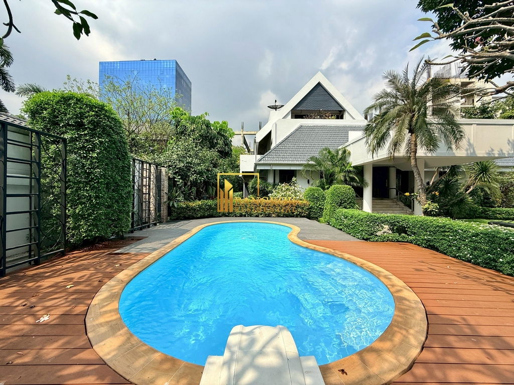 รูป Impressive 8 Bedroom Luxury House For Rent in Sathorn Area - BR27834SH - รูปที่ 7/97