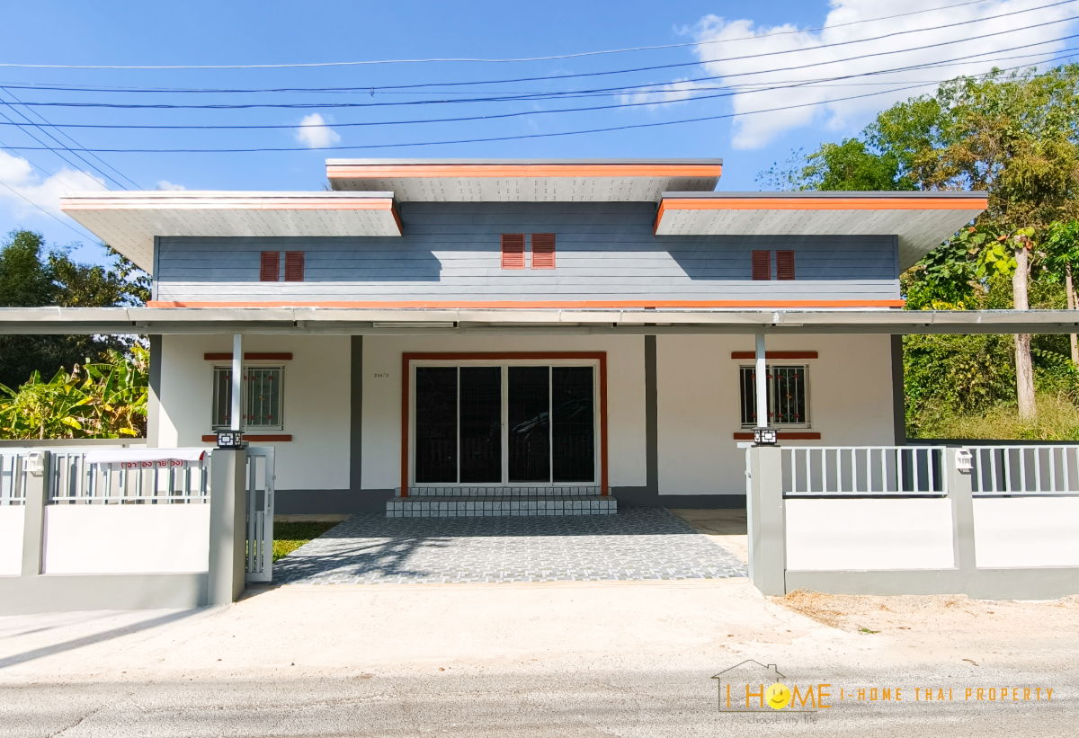 picture Single-story detached house for sale 3 bedrooms 2 bathrooms and 4 parkings. - 1/20