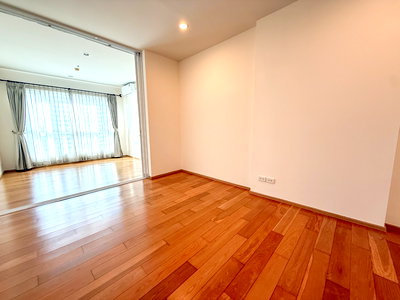 Condos for sale Robinson Bang Rak : ✨ For Sale – Hive @ Sathorn  Ready to move in ✨ 📍(HBH-ST-5)