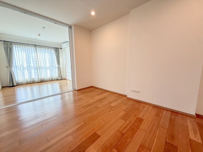 ✨ ขายคอนโด ไฮฟ์ แอท สาทร ✨ 📍 ทำเล: กรุงธนบุรี