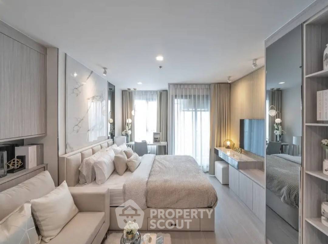 picture Studio Condo at Life Ladprao near BTS Ha Yaek Lat Phrao (ID 1503326) - 1/11