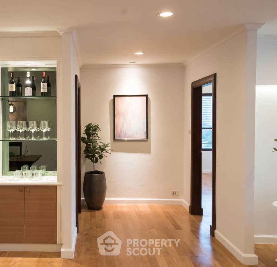 picture 3-BR Condo at Mayfair Garden near MRT Queen Sirikit National Convention Centre (ID 457601) - 8/25