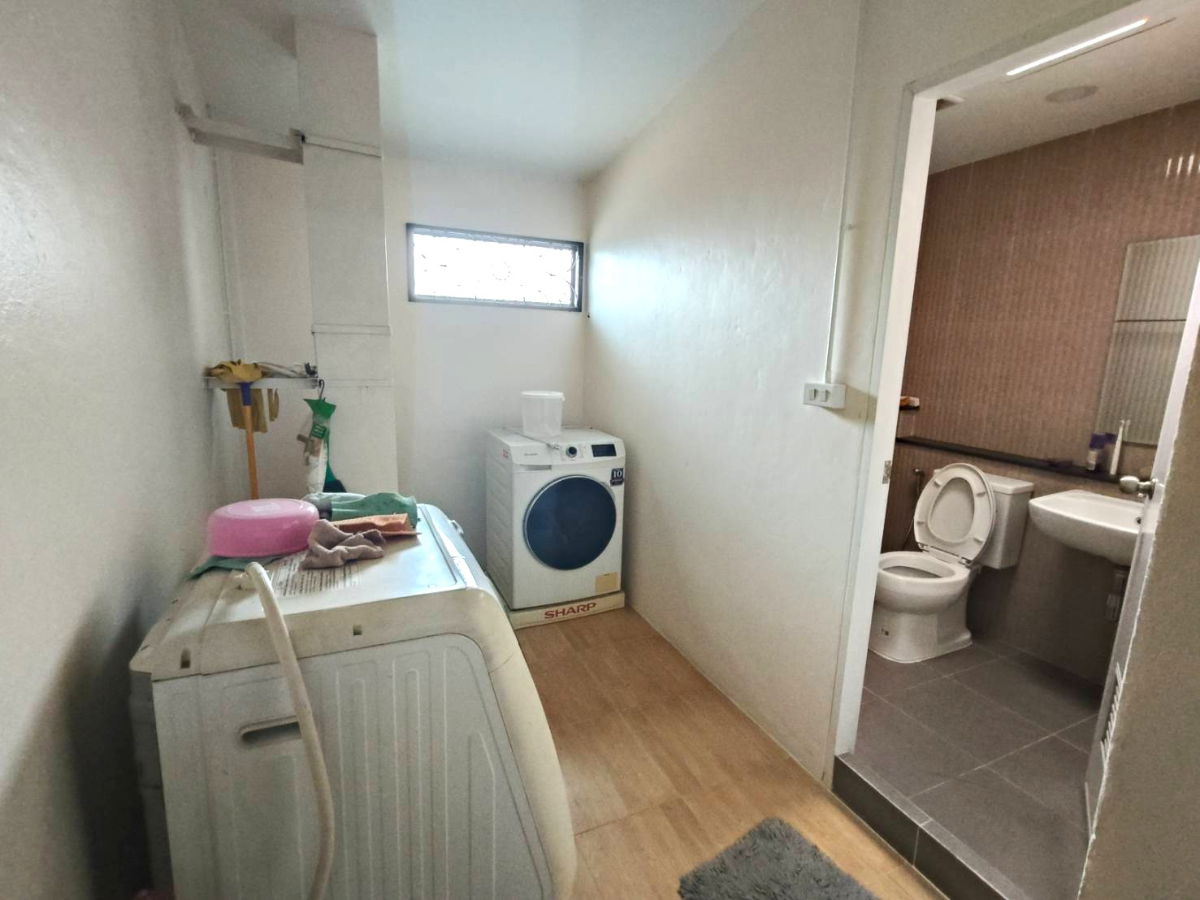 รูป ขายอาคารพาณิชย์ 4 ชั้น เนื้อที่ 13 ตารางวา ติดถนนเทอดไท ใกล้ตลาดพลู - รูปที่ 7/12