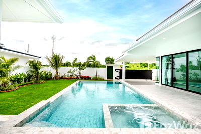 Houses for sale Thap Tai, Prachuap Khiri Khan : 3 Bedroom Villa for sale at Botanica Hua Hin  1824598