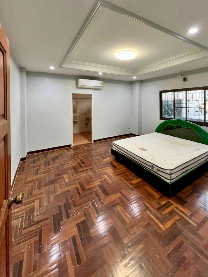 picture Rare Large Standalone Office – 11b12b 150k - Office Building - Ratchada 3 📞Call 090 919 9898 - 15/25