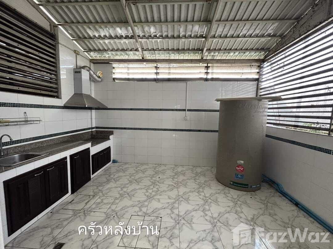 picture 3 Bedroom Townhouse for rent at Greenwich Ramintra 1895678 - 6/17