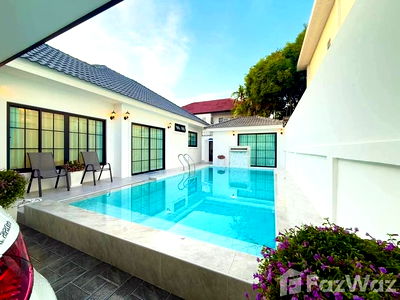 Houses for sale Bang Lamung Chonburi : 4 Bedroom Villa for sale in Pong, Chon Buri  2002530