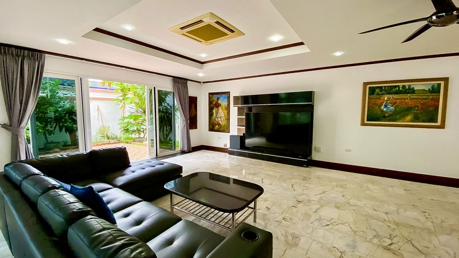 picture Private Pool Villa for Rent Near the Beach in Jomtien, Pattaya - 3/19