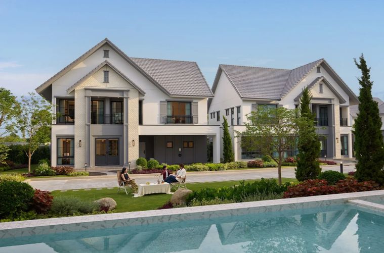 เซนโทร ลาดพร้าว - เสรีไทย