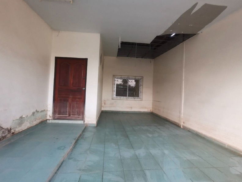 รูป ตึกแถว เนื้อที่ทั้งหมด 98.8 ตารางเมตร 14 (ตึกแถว 1.5 ชั้น) ตำบลพะตง อำเภอหาดใหญ่ สงขลา ราคา 2,200,000 บาท - รูปที่ 2/12