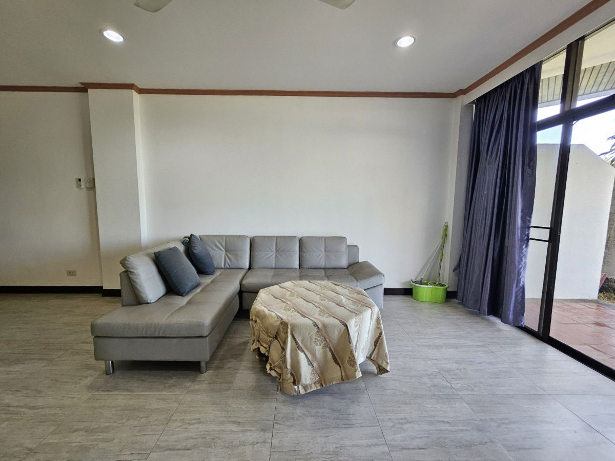 picture **HOT DEAL! Unbeatable Value! Massive 202.5 Sqm Beachside Condo at Bay View Resort Pattaya - Ground Floor with Garden Access!** - 7/24