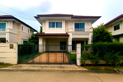 ขายบ้านเดี่ยว : 🏡 ขายบ้านเดี่ยว Centro รัตนาธิเบศร์ (วัดสวนแก้ว) ตำแหน่ง Rare Item! หลังบ้านติดสวนส่วนกลาง วิวโล่ง โปร่งสบาย