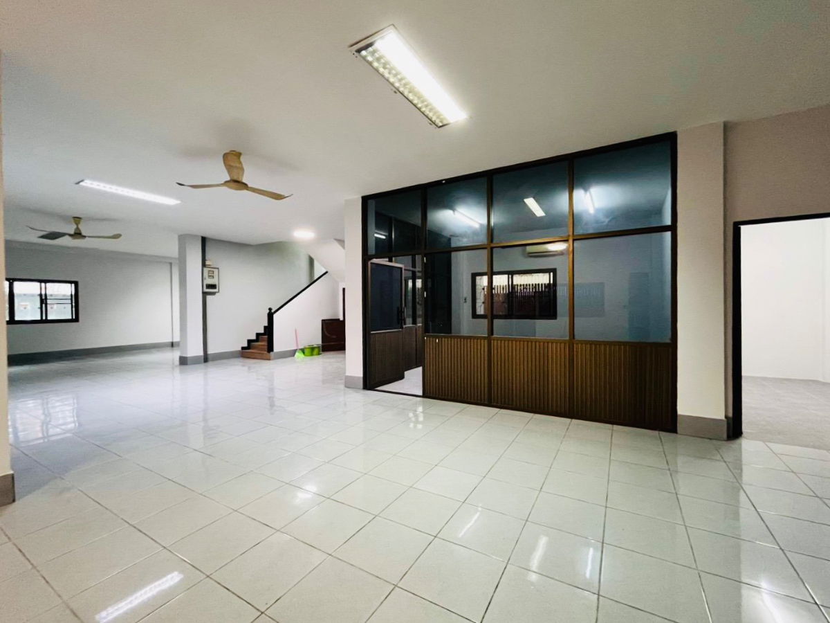 picture Rare Large Standalone Office – 11b12b 150k - Office Building - Ratchada 3 📞Call 090 919 9898 - 5/25