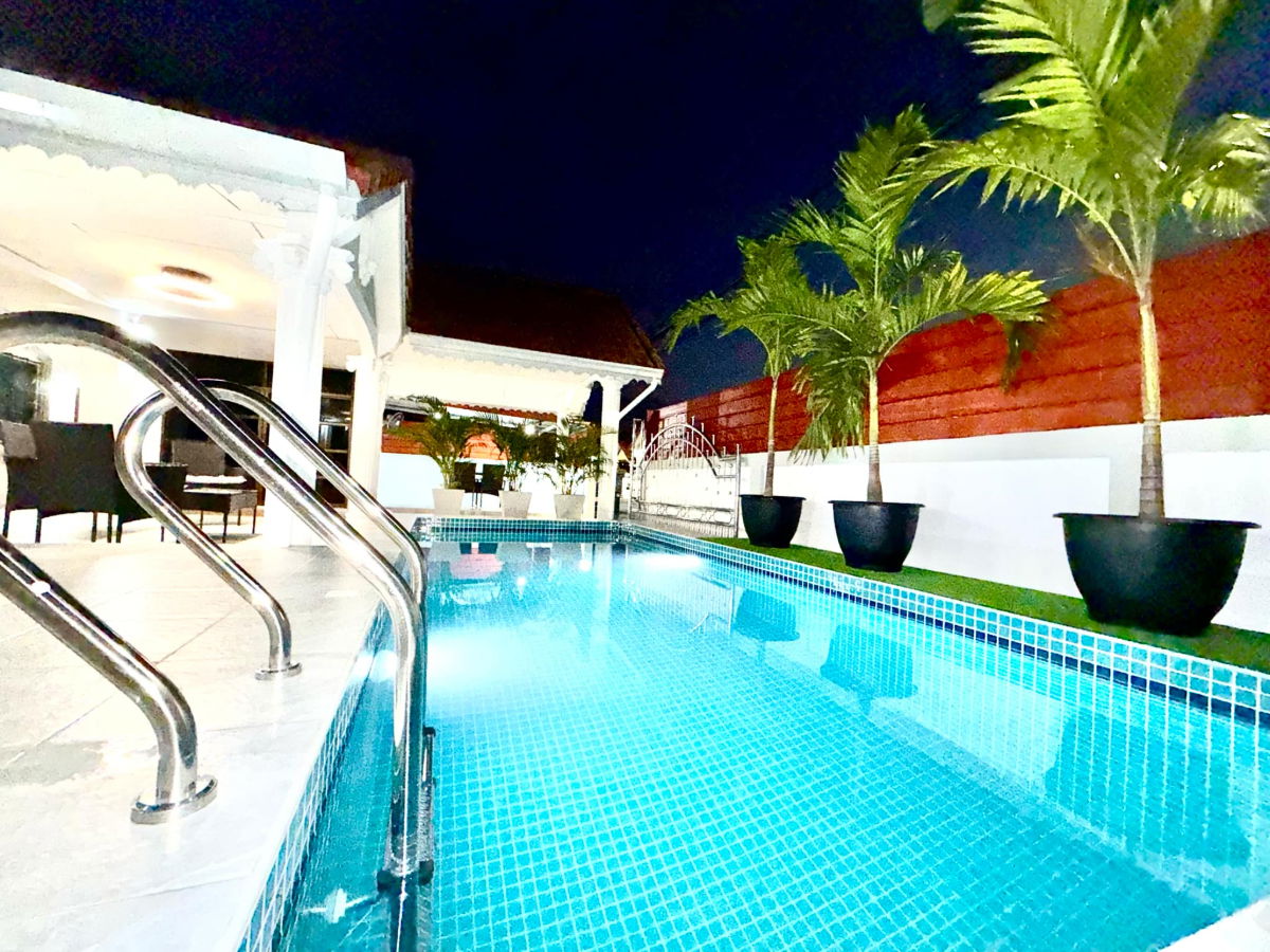 รูป บ้านพูลวิลล่า 3 ห้องนอน + 1 ออฟฟิศ ตกแต่งสวย สระว่ายน้ำส่วนตัว พร้อมอยู่ - รูปที่ 2/16