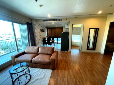 Condos for sale : For sell! Life Ratchadaphisek. A Modernized living with the heart of Ratchada city.  Bedroom with 65sqm. [Unblocked view]. Ready to transfer.
