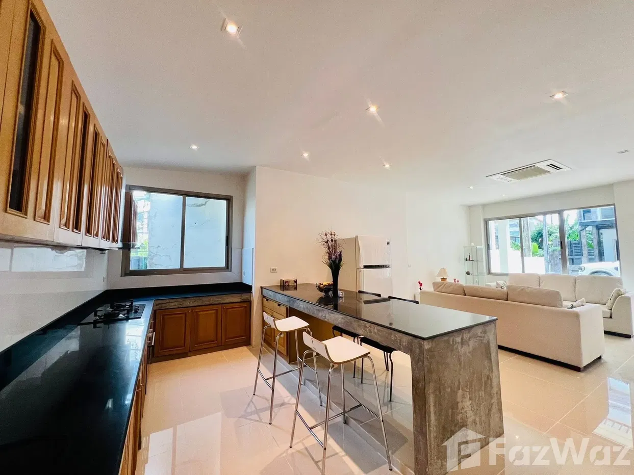 picture 2 5988109 - 8/17