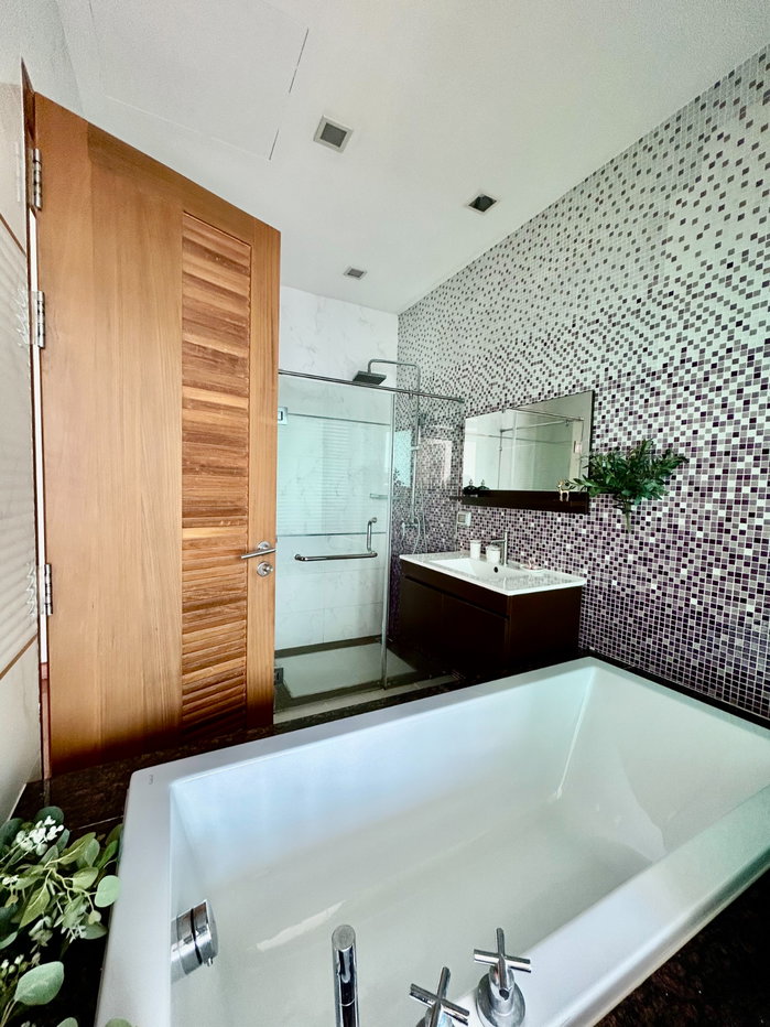 รูป ห้องชุดบรรยากาศบ้านเดี่ยว 2 ชั้น ราคาถูกที่สุดและหรูที่สุดในโครงการ ขายคอนโดหรูติดทะเล Duplex 2 ชั้น 187.3 ตร.ม คาซาลูน่า พาราดิโซ | #TPI-2727 - รูปที่ 2/15