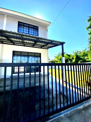 เช่าทาวน์โฮม วิทยาลัยเทคนิคลำพูน : ให้เช่าทาวน์โฮมสองชั้น  2 ห้องนอน 2 ห้องน้ำ 1 ห้องรับแขก 1 ห้องครัว   2  ที่จอดรถ