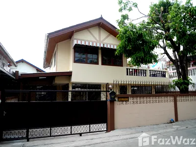 Houses for sale Central Plaza Bang Na : 4 Bedroom House for sale in Bang Chak, Bangkok  1395828