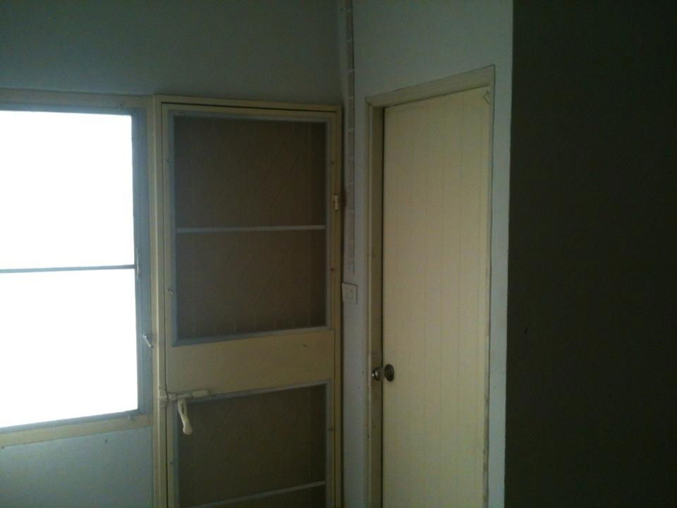 picture Eua Arthorn Romklao 2, Unit next to the stairwell - 2/6