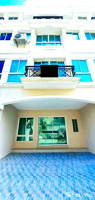 Townhouses for rent Prawet : 4 Bedroom Townhouse for rent at Grand De Ville 1166520