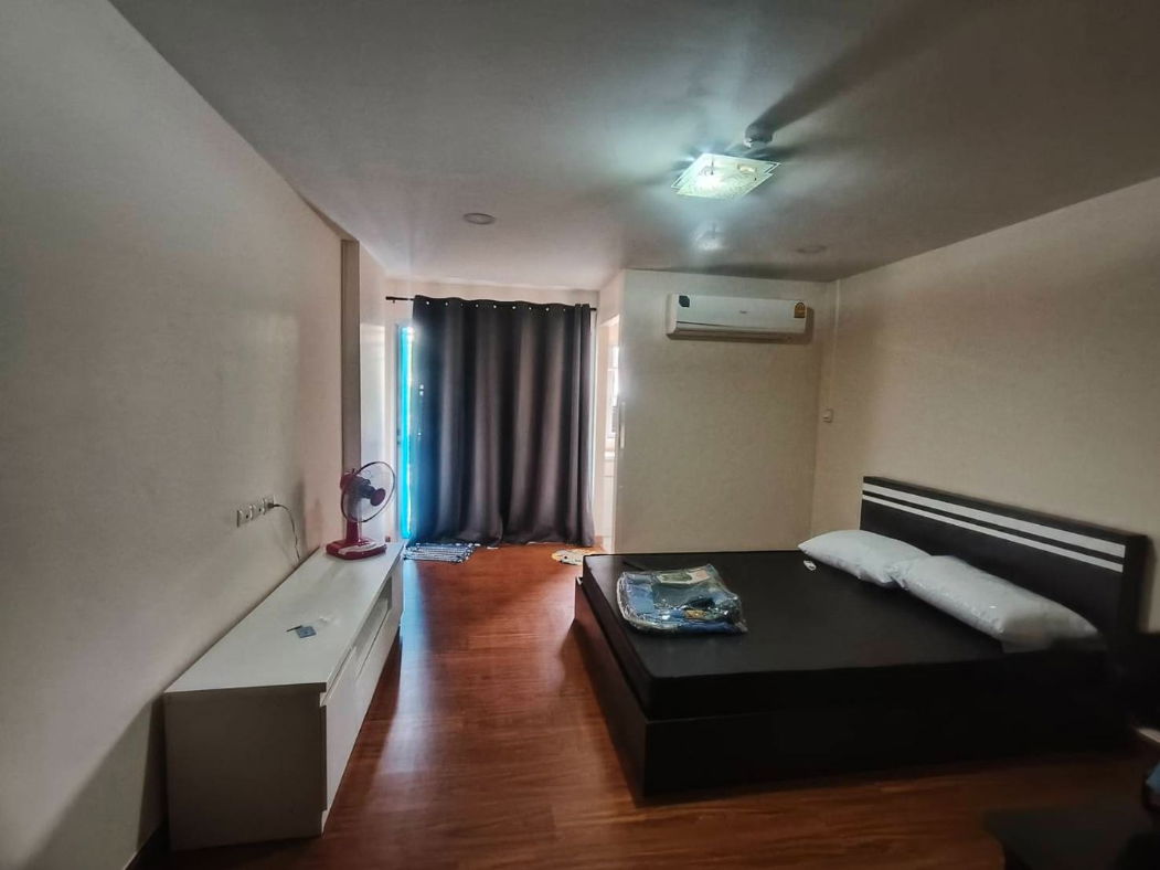 picture B Condo for rent the best price. - 2/11