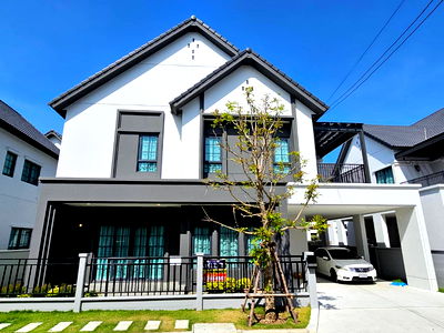 Houses for rent Bang Pu Industrial Estate (North) : For Rent - Centro Bangna , Luxury House 4 bedrooms 5 bathrooms