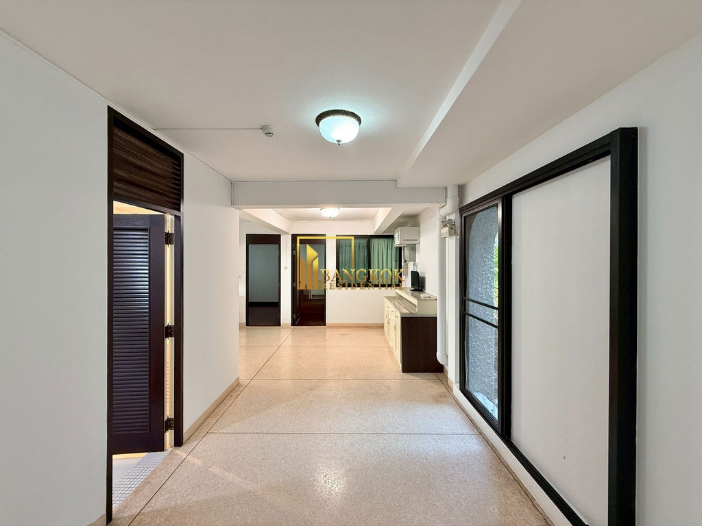 รูป Impressive 8 Bedroom Luxury House For Rent in Sathorn Area - BR27834SH - รูปที่ 86/97