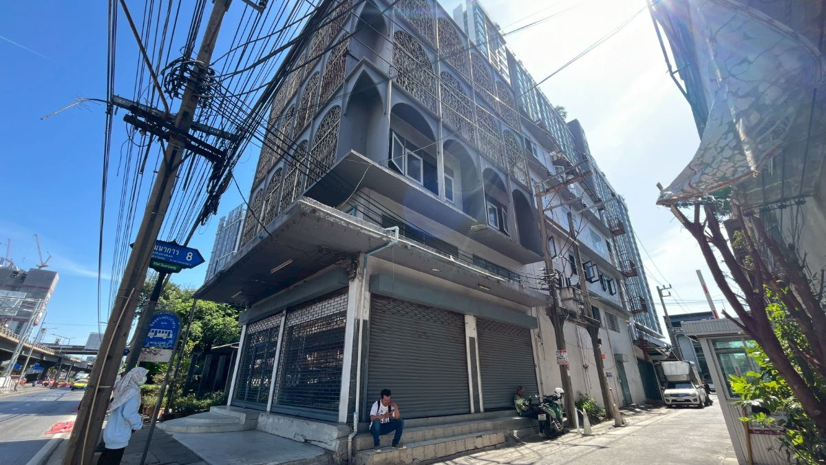 picture 🏬 Building for rent, located on the main road, near Airport Link Ramkhamhaeng. - 1/10