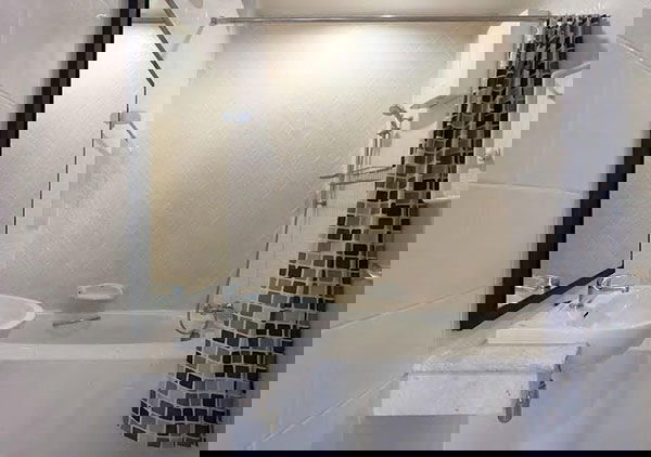 รูป ให้เช่าทาวน์โฮมสามชั้น พร้อมสปาจากุซซี่ 3 ห้องนอน 4 ห้องนำ้ - รูปที่ 4/13