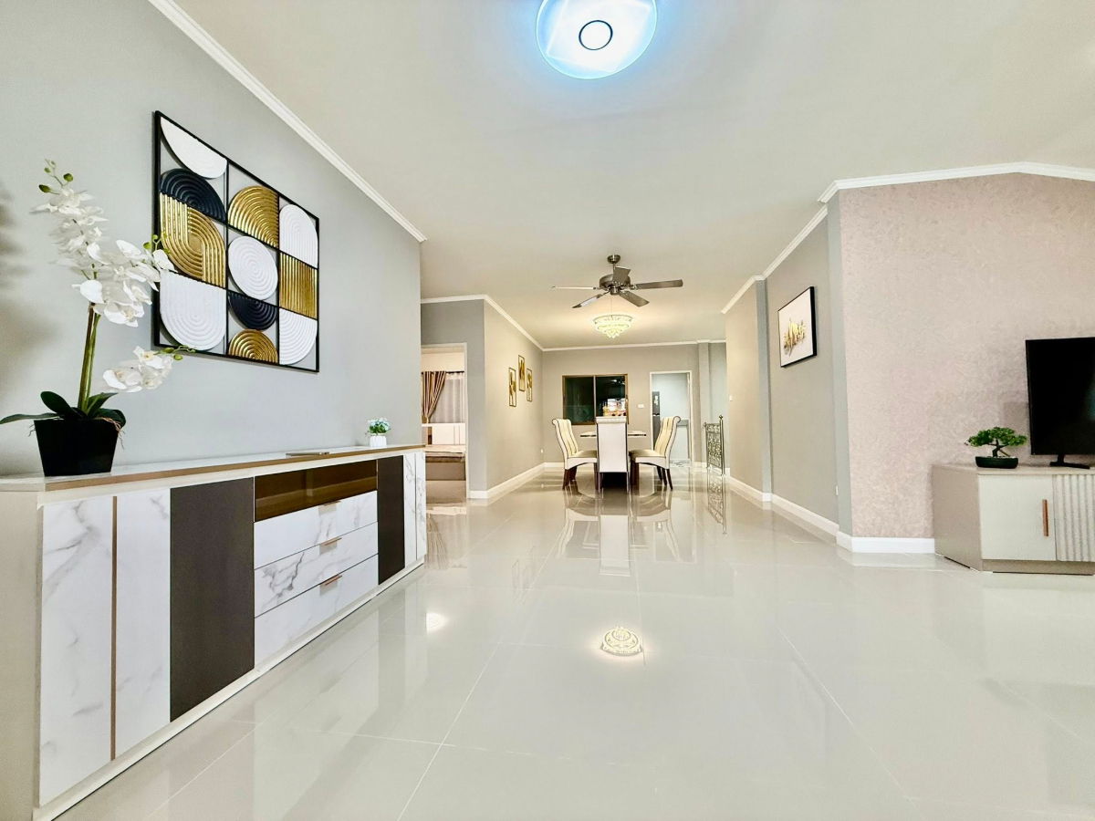 รูป บ้านพูลวิลล่า 3 ห้องนอน + 1 ออฟฟิศ ตกแต่งสวย สระว่ายน้ำส่วนตัว พร้อมอยู่ - รูปที่ 9/16