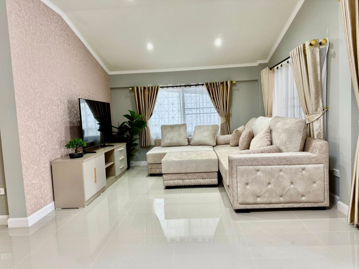 รูป บ้านพูลวิลล่า 3 ห้องนอน + 1 ออฟฟิศ ตกแต่งสวย สระว่ายน้ำส่วนตัว พร้อมอยู่ - รูปที่ 4/16