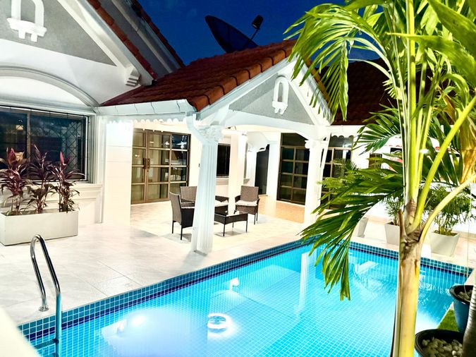 บ้านพูลวิลล่า 3 ห้องนอน + 1 ออฟฟิศ ตกแต่งสวย สระว่ายน้ำส่วนตัว พร้อมอยู่