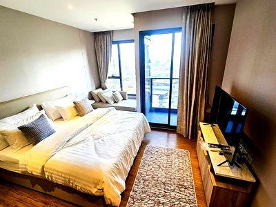 ขายคอนโด : Condominium for Sale at Once Pattaya in Central Pattaya 1BR
