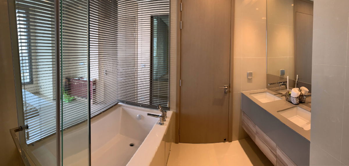 รูป Condo for Rent : The Esse Asoke size: 75 sqm Room Type: 2 bedroom 2 bathroom Room Floor: 49th Fully furnish and electrical machines. - รูปที่ 12/13