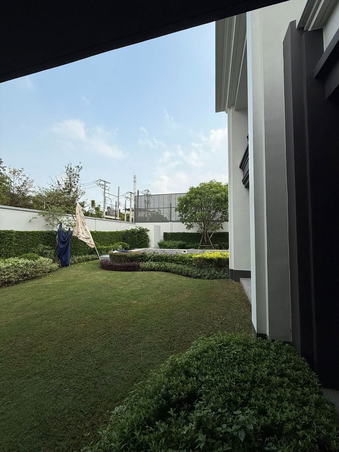 picture Setthasiri Krungthep kreetha | Price 280,000 THB | Beautiful house, great location, fully furnished, ready to move in. - 3/9