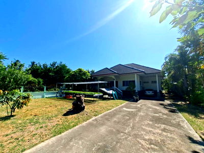 บ้านเดี่ยว เมืองประจวบคีรีขันธ์ ประจวบคีรีขันธ์ : บ้านพร้อมที่ดินเนื้อที่รวม 1 ไร่ (400 ตร.ว.) 3นอน 3 น้ำ มีบ่อปูนขนาดใหญ่ 8 บ่อ บ่อเล็ก 6บ่อ มีระบบพร้อมต่อยอดหรือสร้างธุรกิจ ใกล้ตัวเมือง