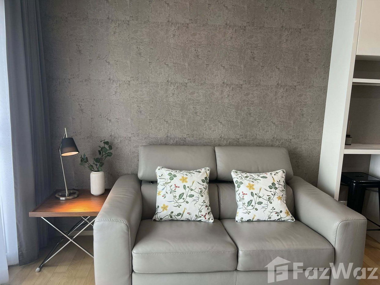 picture “ Zero defect by earthquake “ 5348315 - 8/17