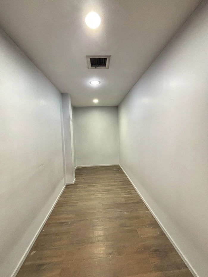 รูป ให้เช่าโชว์รูมติดริมถนนทองหล่อ พื้นที่ธุรกิจ – ถนนสุขุมวิท 55 (ทองหล่อ) - รูปที่ 13/27